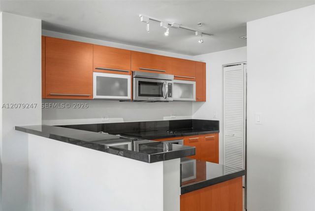 253 NE 2nd St 1007, Miami, FL 33132
