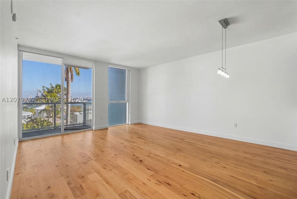 253 NE 2nd St 1007, Miami, FL 33132
