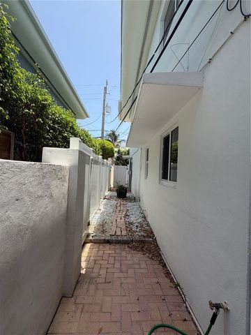 7312 Gary Ave, Miami Beach, FL 33141
