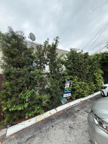 7312 Gary Ave, Miami Beach, FL 33141