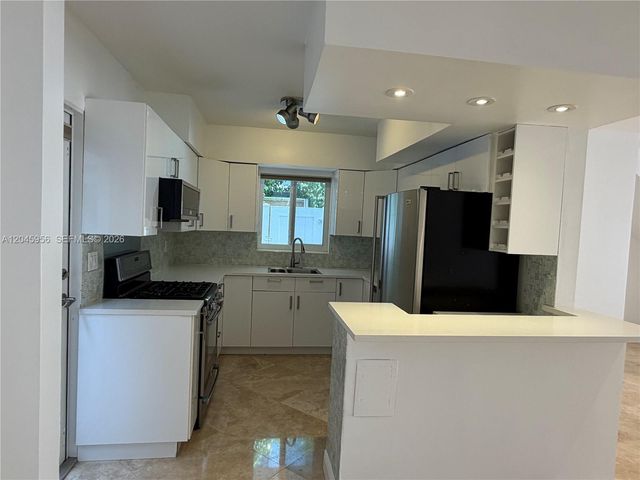 7312 Gary Ave, Miami Beach, FL 33141
