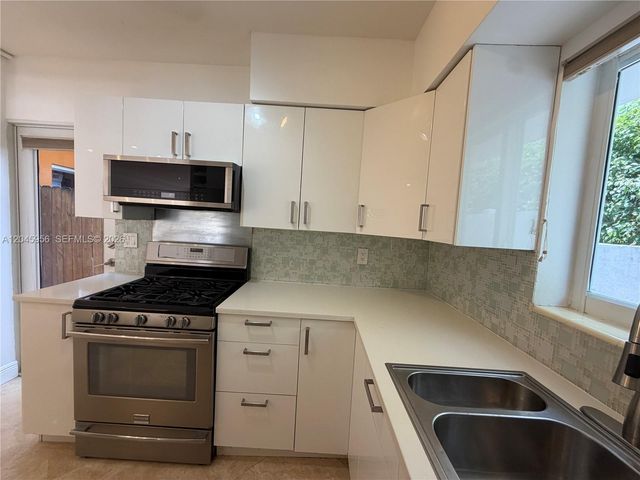 7312 Gary Ave, Miami Beach, FL 33141