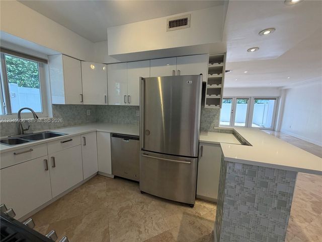 7312 Gary Ave, Miami Beach, FL 33141