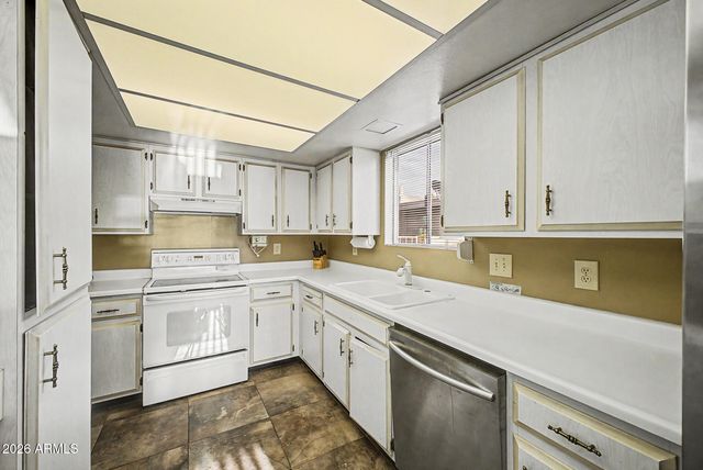 25248 S PIMA Place, Sun Lakes, AZ 85248