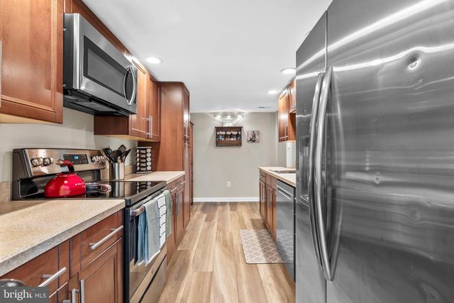 243 TAREYTON DR, Langhorne, PA 19047