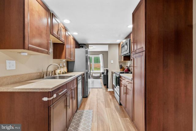 243 TAREYTON DR, Langhorne, PA 19047