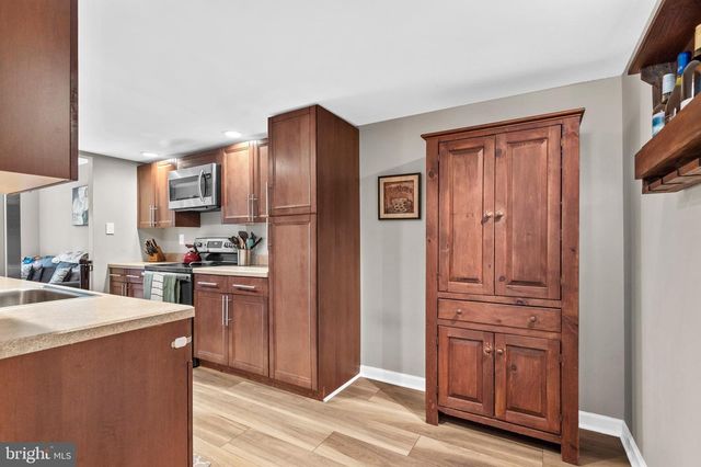 243 TAREYTON DR, Langhorne, PA 19047