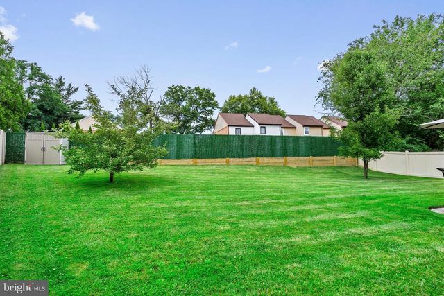 243 TAREYTON DR, Langhorne, PA 19047