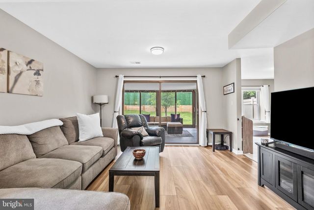 243 TAREYTON DR, Langhorne, PA 19047