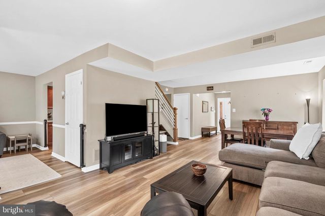 243 TAREYTON DR, Langhorne, PA 19047