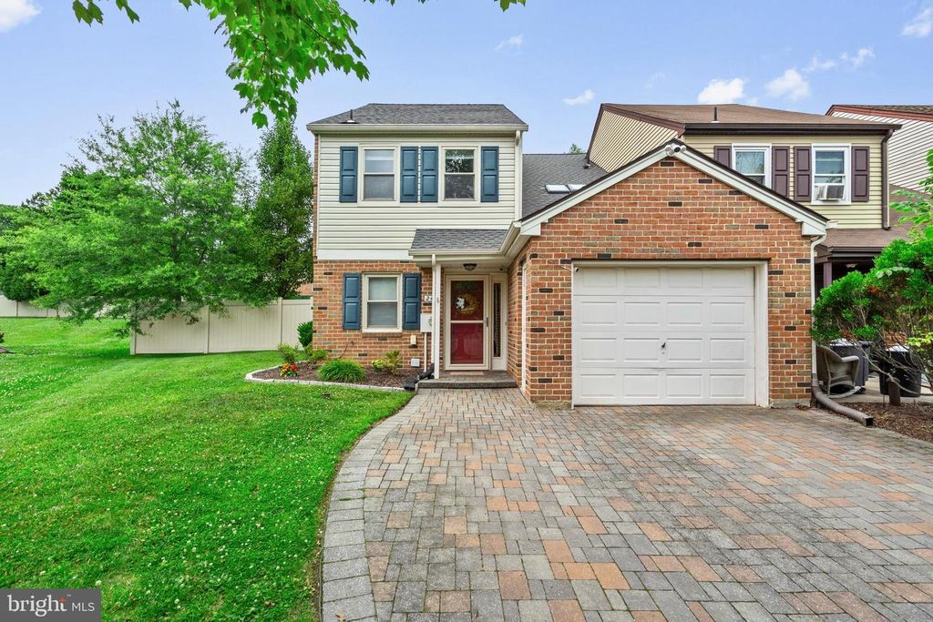 243 TAREYTON DR, Langhorne, PA 19047