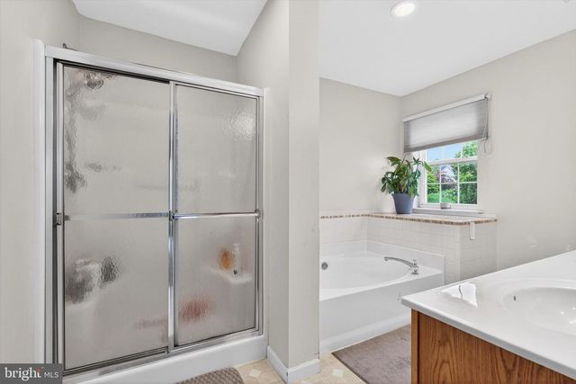 624 BARTLETT DR, Dallastown, PA 17313