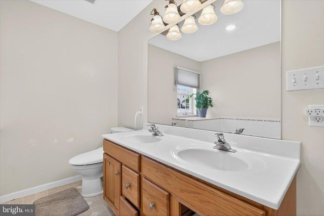 624 BARTLETT DR, Dallastown, PA 17313