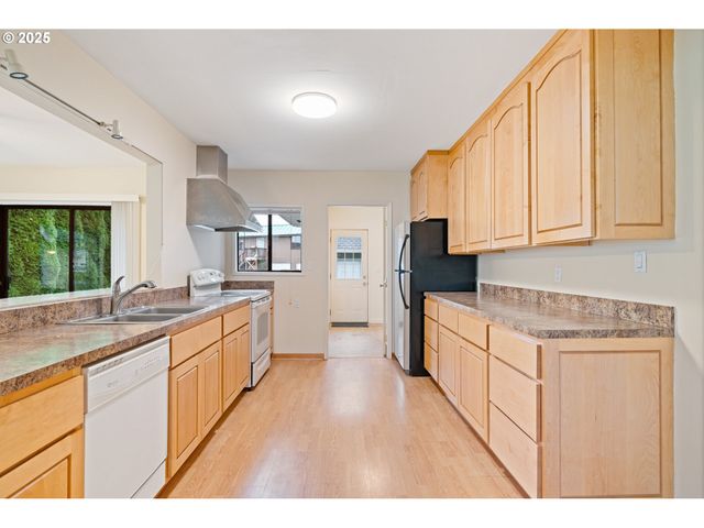 1531 NICHOLS Blvd, Longview, WA 98632