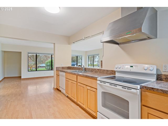 1531 NICHOLS Blvd, Longview, WA 98632