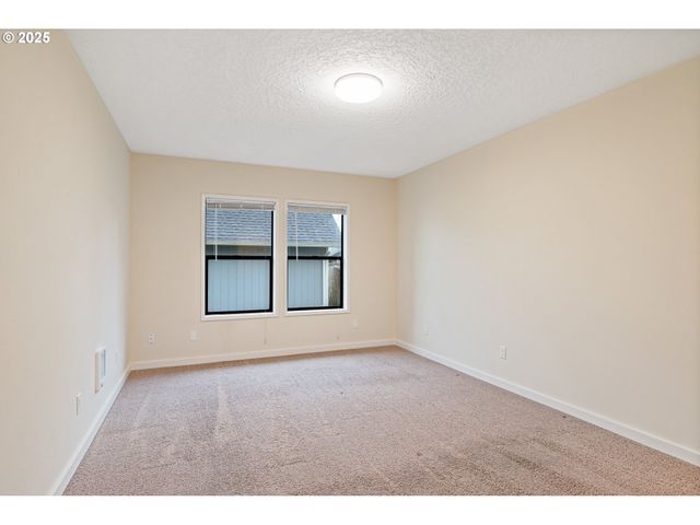 1531 NICHOLS Blvd, Longview, WA 98632