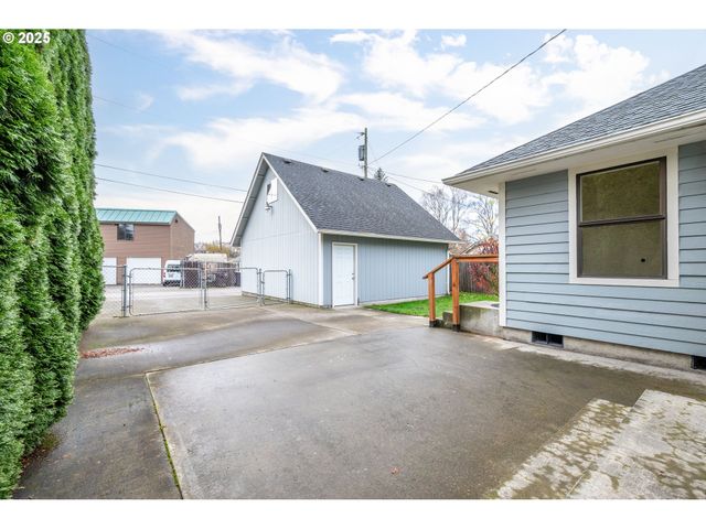 1531 NICHOLS Blvd, Longview, WA 98632