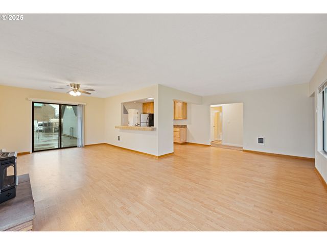 1531 NICHOLS Blvd, Longview, WA 98632