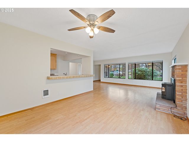 1531 NICHOLS Blvd, Longview, WA 98632