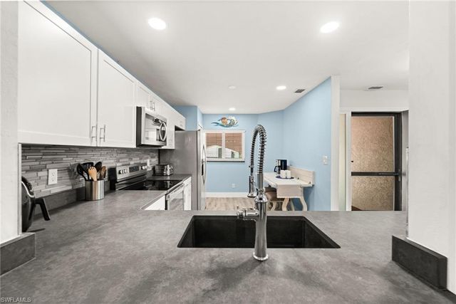 11921 Seabreeze Cove LN # 210, Fort Myers, FL 33908