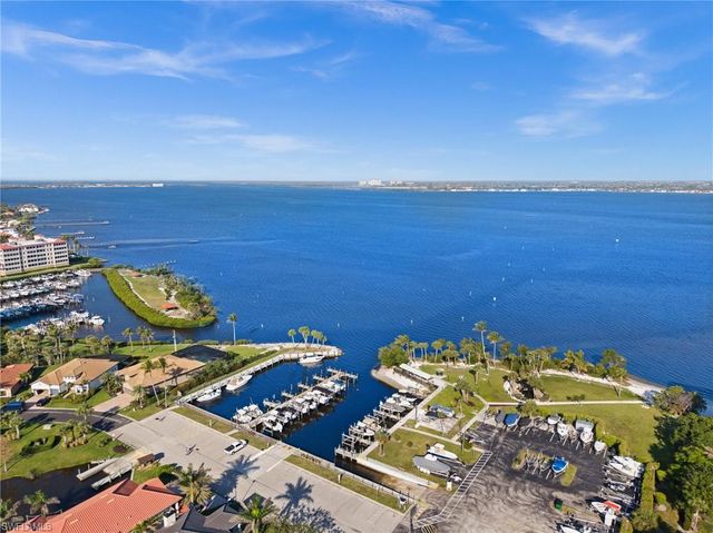 11921 Seabreeze Cove LN # 210, Fort Myers, FL 33908
