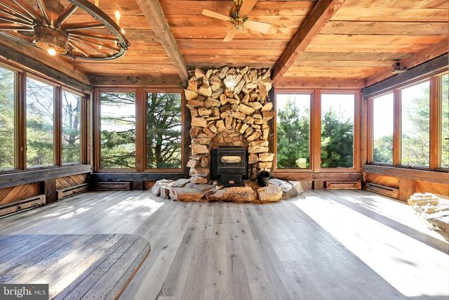 60 S SOUTH ST, Lavelle, PA 17943