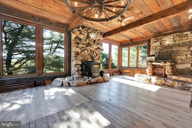 60 S SOUTH ST, Lavelle, PA 17943