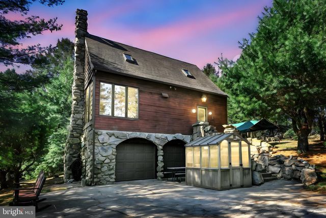 60 S SOUTH ST, Lavelle, PA 17943