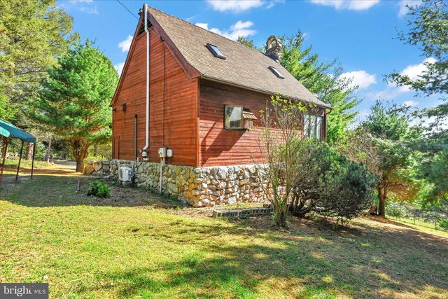 60 S SOUTH ST, Lavelle, PA 17943