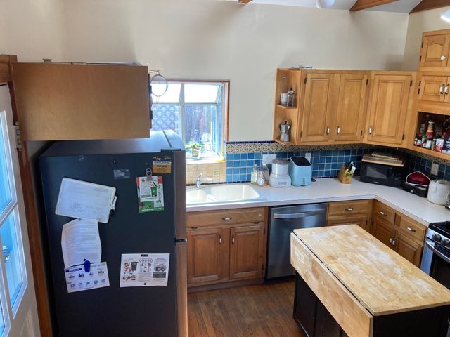 81 Munroe St Front, Somerville, MA 02143