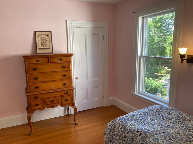 81 Munroe St Front, Somerville, MA 02143