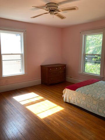 81 Munroe St Front, Somerville, MA 02143