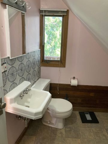 81 Munroe St Front, Somerville, MA 02143