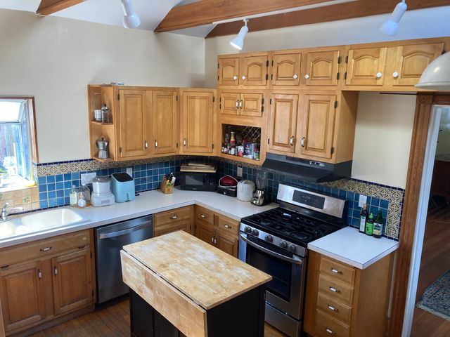 81 Munroe St Front, Somerville, MA 02143