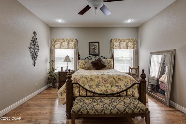 1701 Village Lane, Neosho, MO 64850