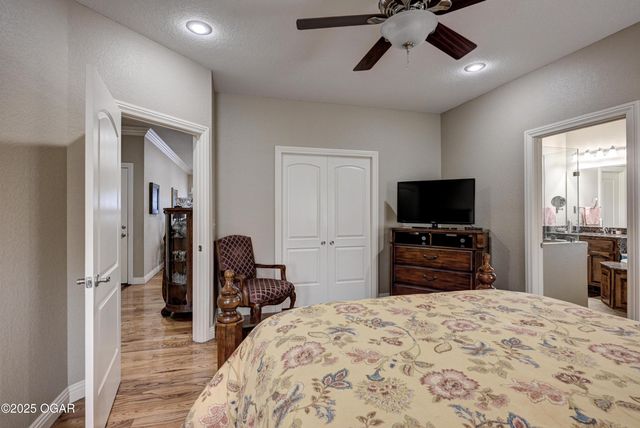 1701 Village Lane, Neosho, MO 64850