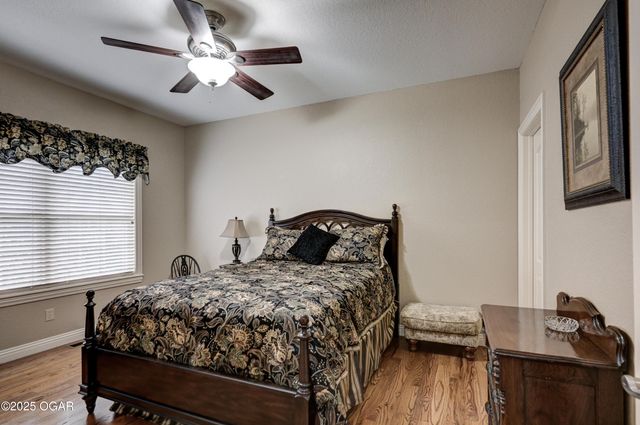 1701 Village Lane, Neosho, MO 64850