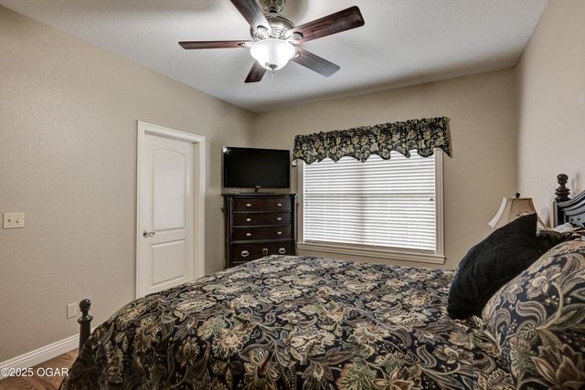 1701 Village Lane, Neosho, MO 64850