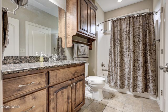 1701 Village Lane, Neosho, MO 64850