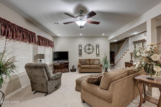 1701 Village Lane, Neosho, MO 64850