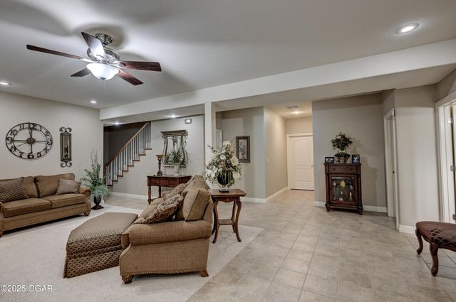 1701 Village Lane, Neosho, MO 64850