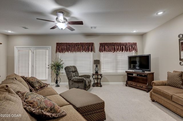 1701 Village Lane, Neosho, MO 64850