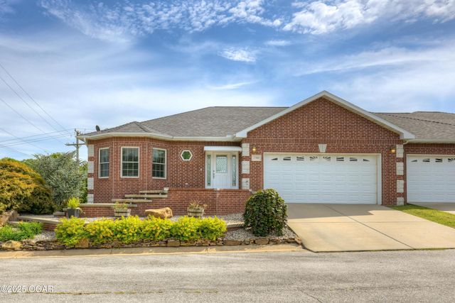 1701 Village Lane, Neosho, MO 64850