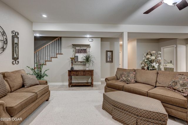 1701 Village Lane, Neosho, MO 64850