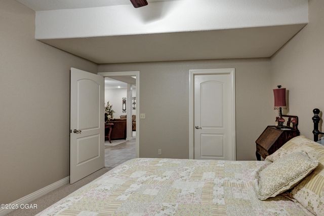 1701 Village Lane, Neosho, MO 64850