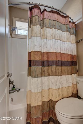 1701 Village Lane, Neosho, MO 64850