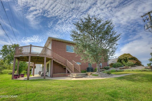 1701 Village Lane, Neosho, MO 64850