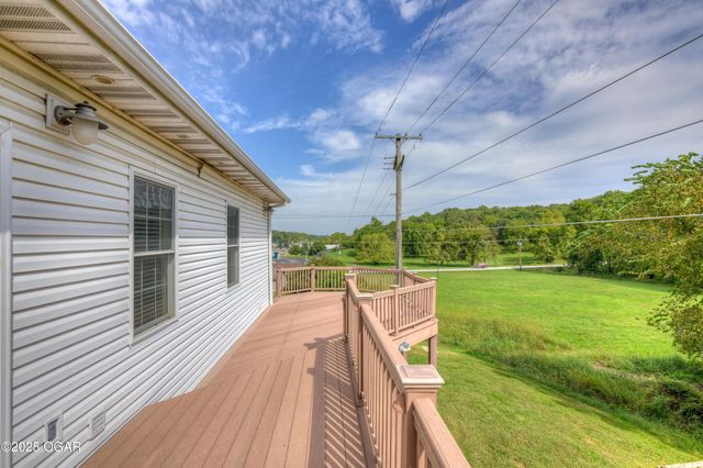 1701 Village Lane, Neosho, MO 64850