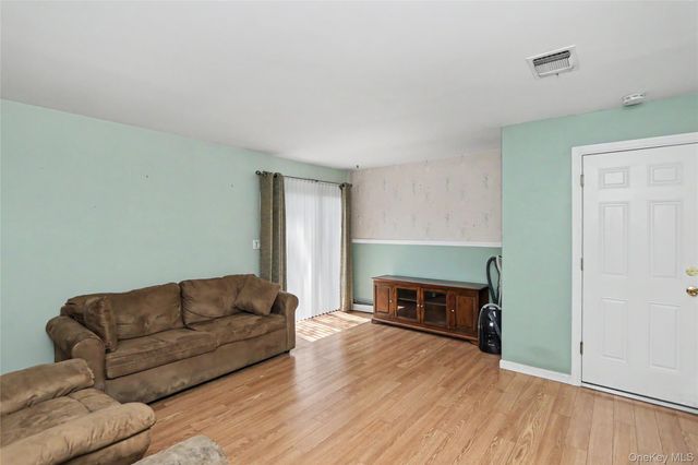 2410 Farmers Avenue 16, Bellmore, NY 11710