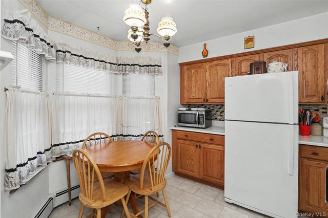 2410 Farmers Avenue 16, Bellmore, NY 11710